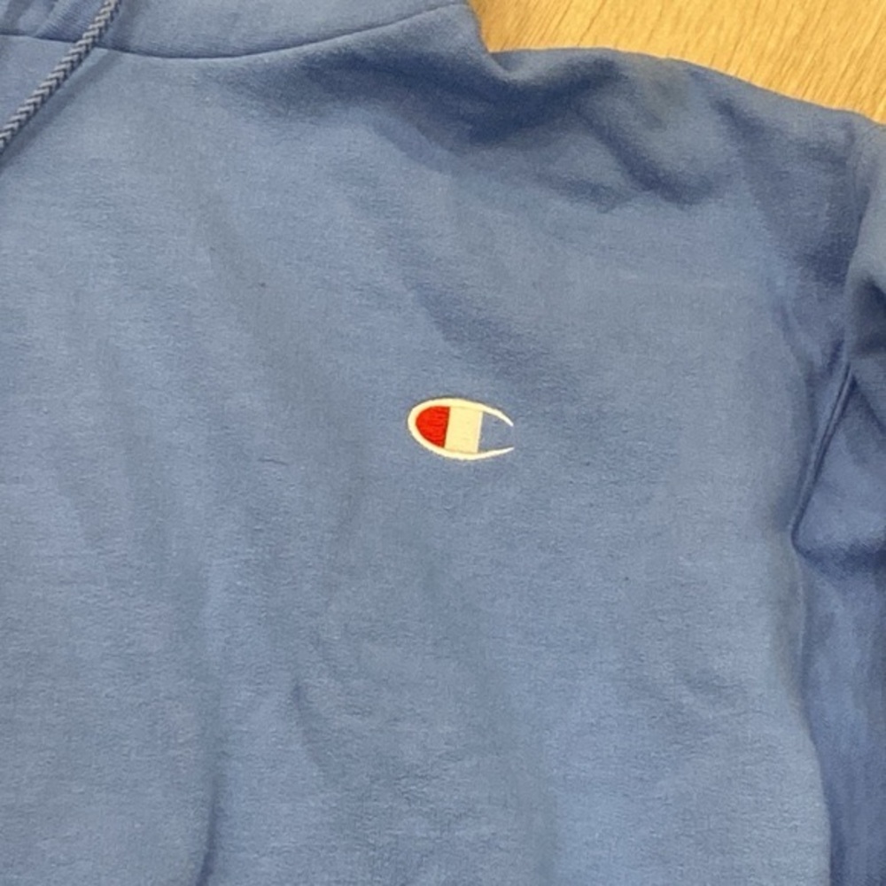 RARE Champion Baby Blue Sweater  Medium - Picture 4 of 9